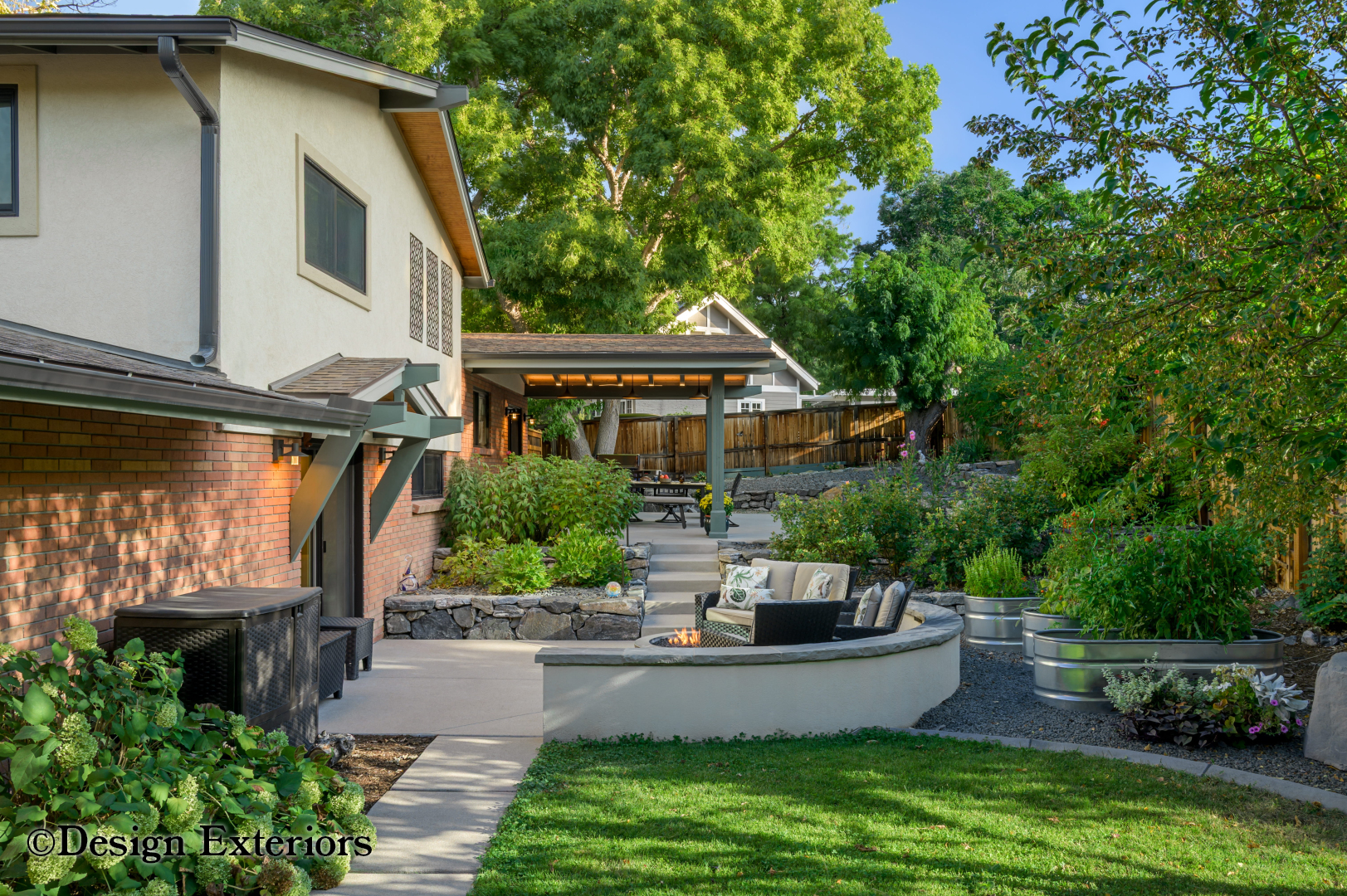Sitting & Retaining Walls — 17